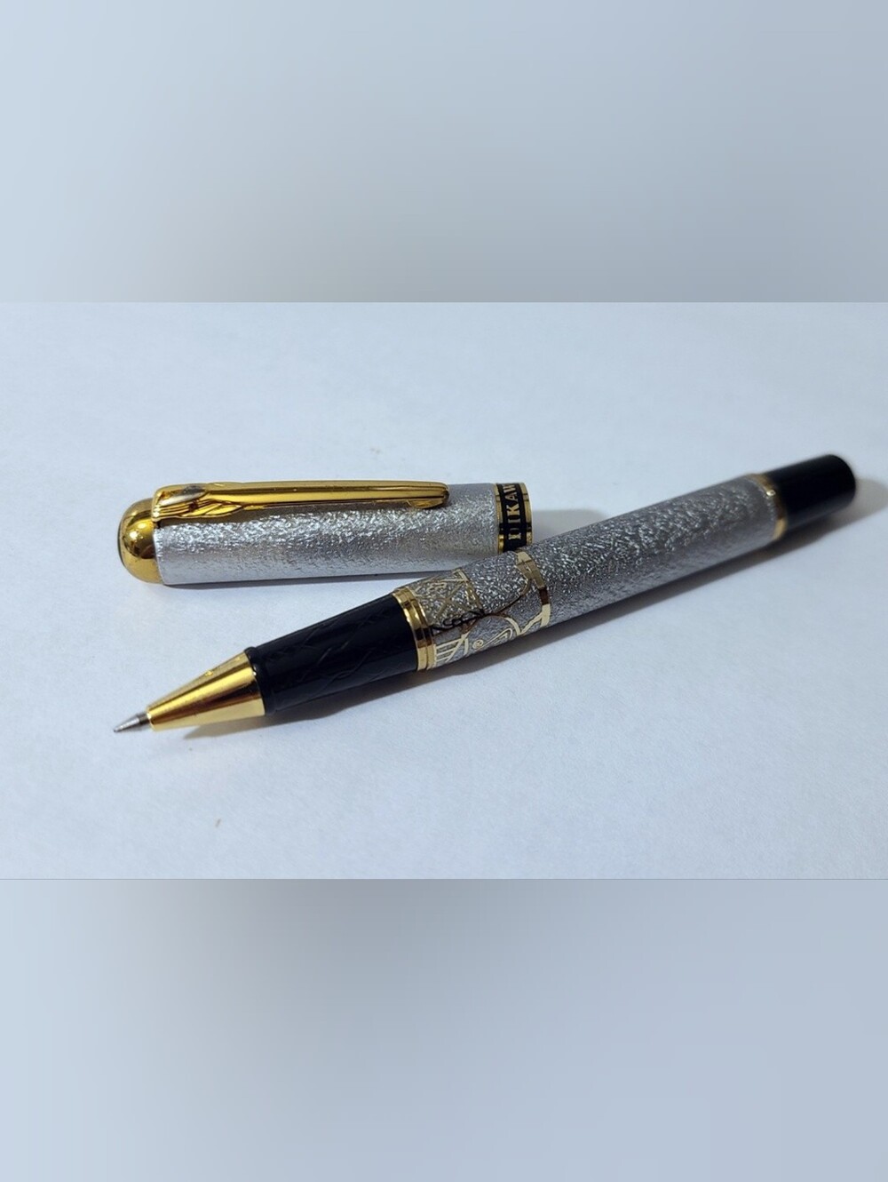 BRAND NEW - Silver/Black Dikawen 827 Rollerball Pen